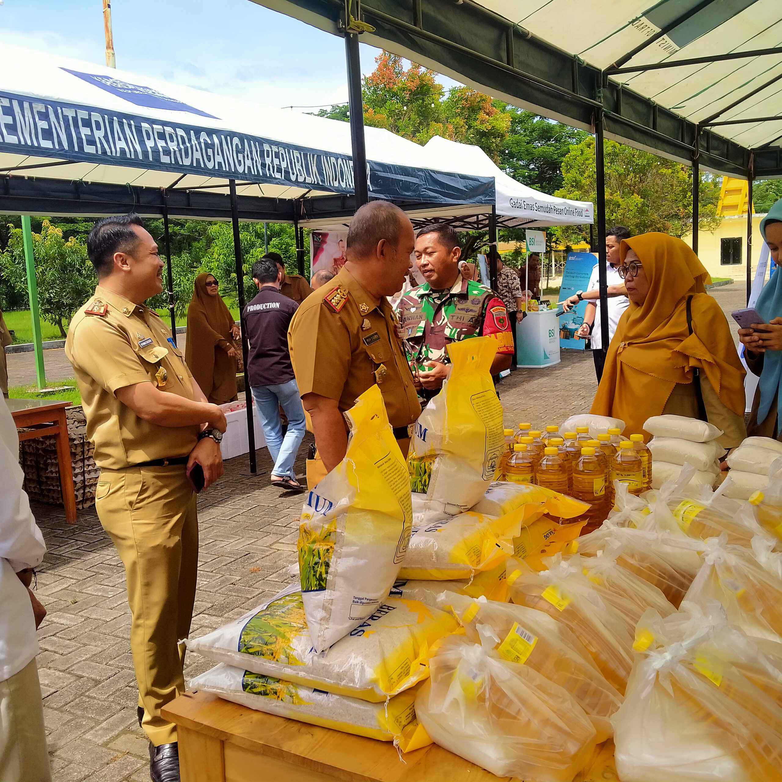 Operasi Pasar Murah Diskumdag Barru Tekan Inflasi Di Buka Staf Ahli Pembangunan Wakili Bupati Barru