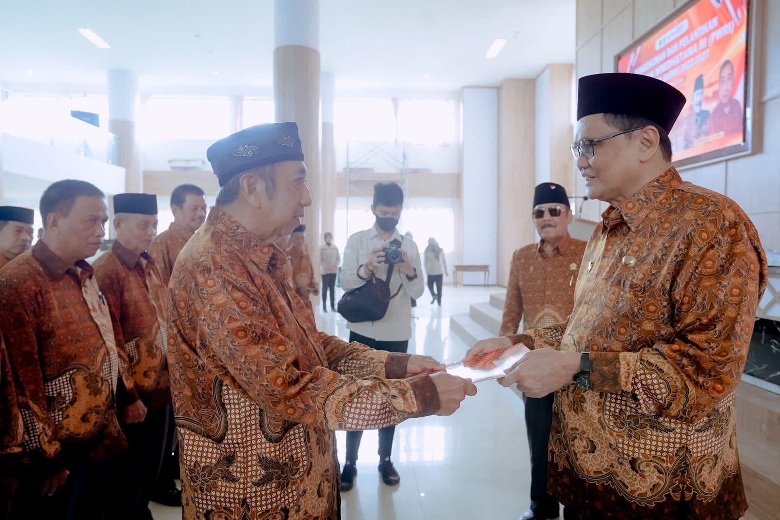 Suardi Saleh Kukuhkan Eks Wabup Nakhodai PWRI Barru, Adapun Ketua PWRI  Sulsel Mantan Bupati Barru