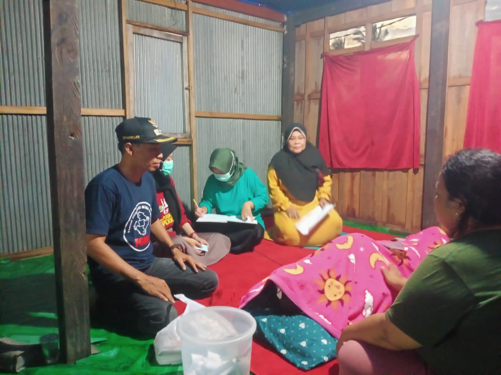 Warganya  Meninggal Tersengat Listrik, Kades Corawali Melayat Dan Sampaikan Duka Cita Mendalam