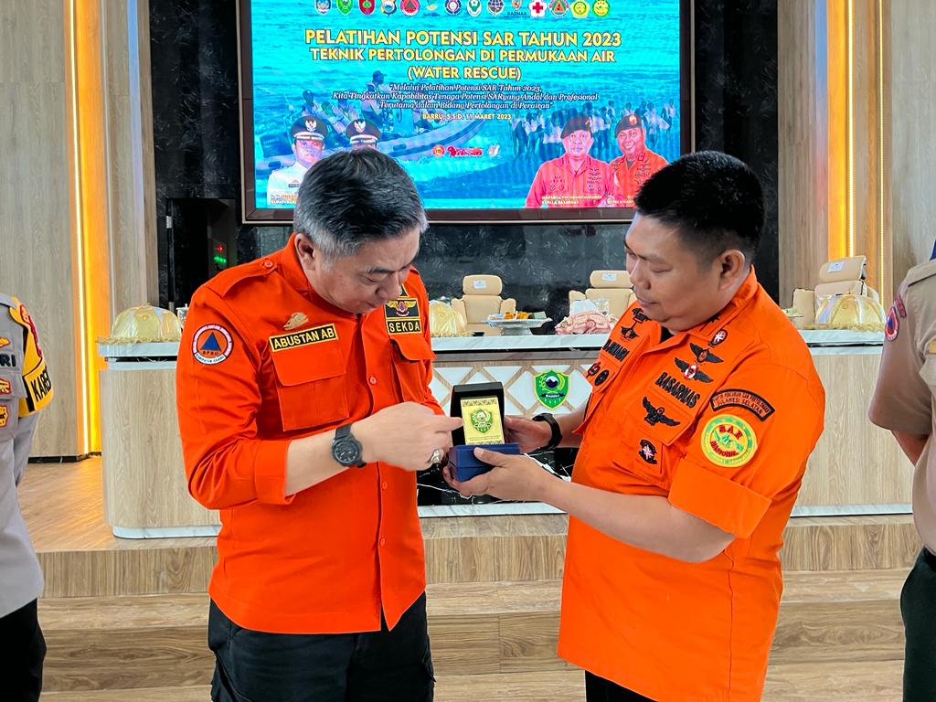 Buka Pelatihan Potensi SAR (Water Rescue) Sekda Barru Minta Peserta Bekerja Profesional