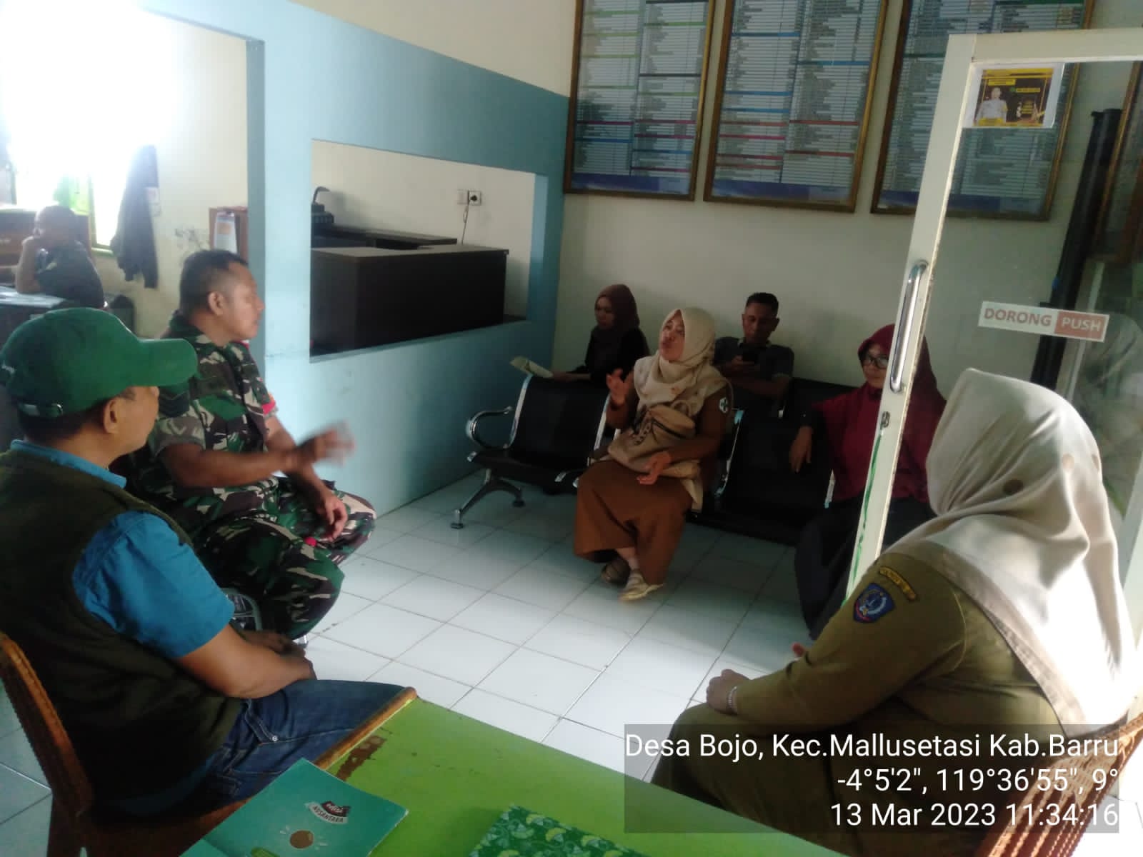 PKM Bojo Baru Akan Kolaborasi,Pemdes Bojo Dan Babinsa Desa Bojo Tanam Sayur di Pekarangan Rumah