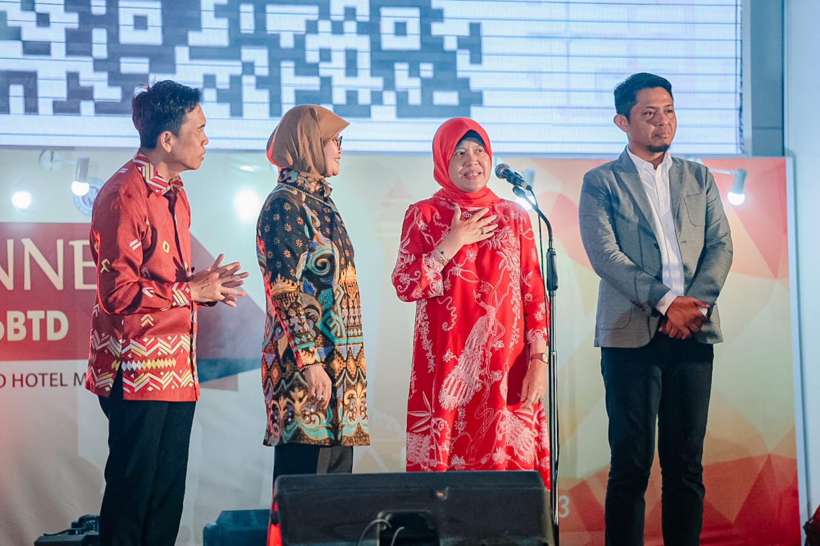 Dies Natalis ke 40, Hasnah Syam Sumbang Dana Abadi Untuk Unhas