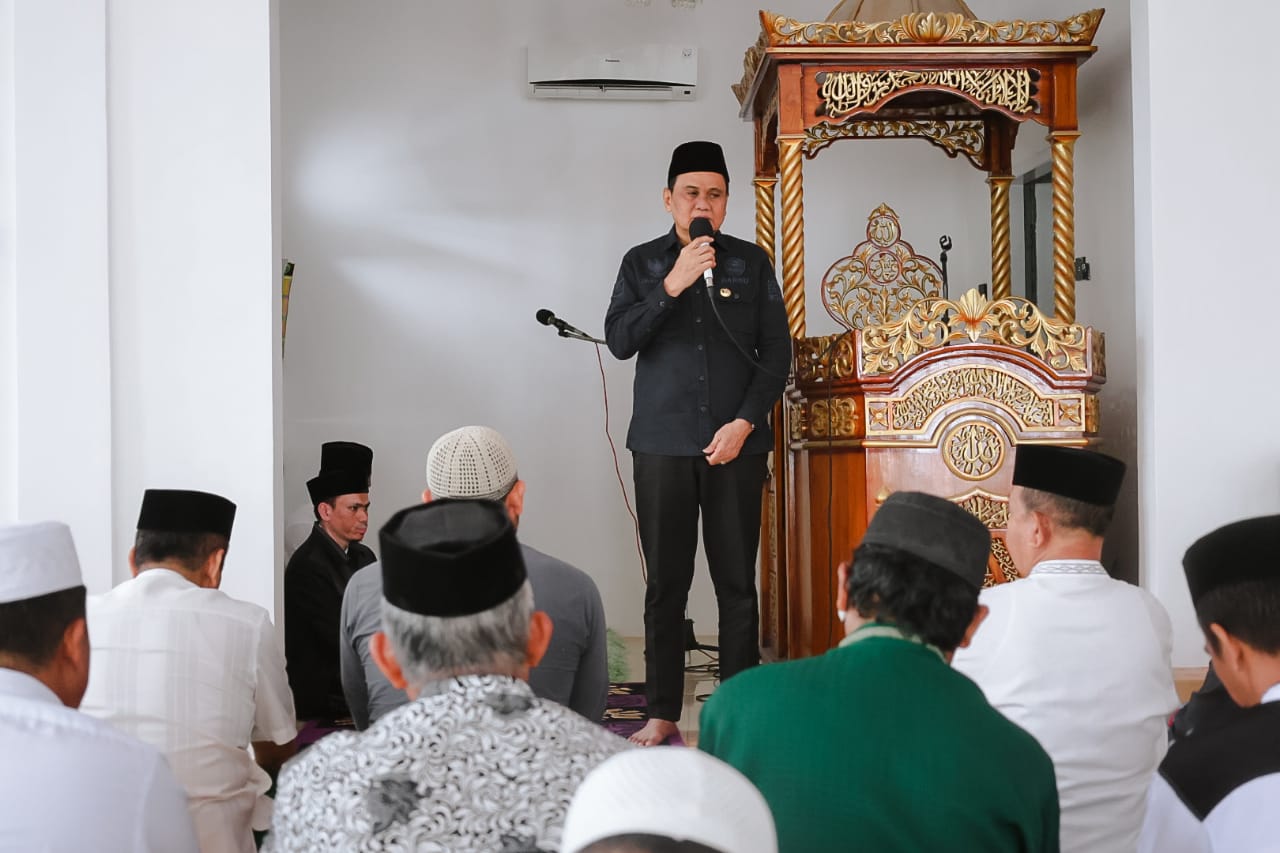 Safari Jumat Di Masjid Nurul Amri Lawa'E,Bupati Barru: Mari Jaga Silaturahmi