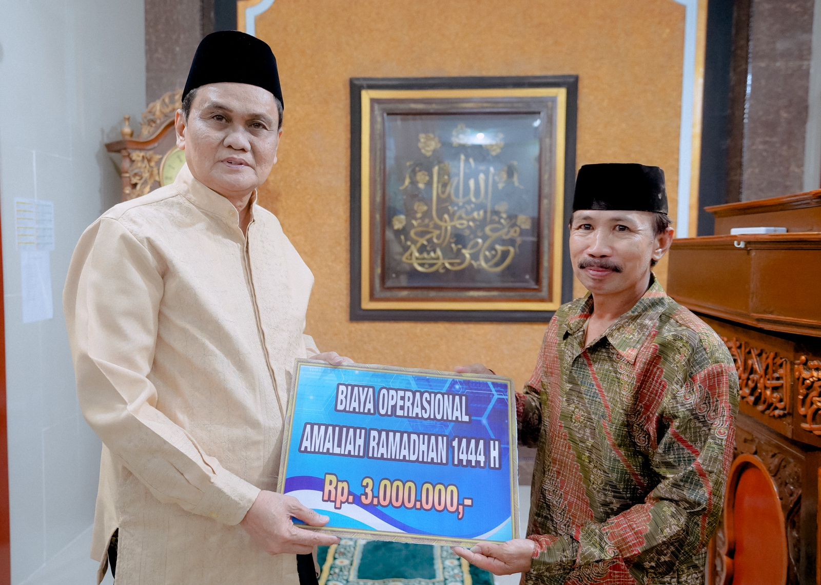 Bupati Barru Laksanakan Tarwih Malam ke-11 Ramadan di Masjid Al Ittihad Padongko