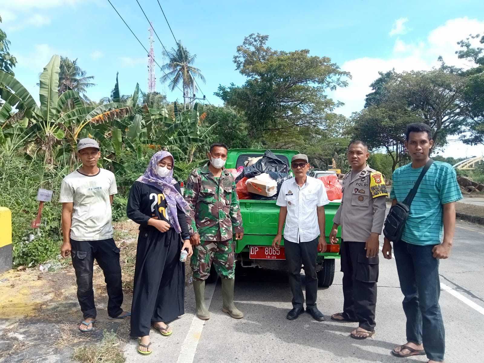 Lurah Mangkoso Pimpin Pembersihan  Sampah di Wilayahnya