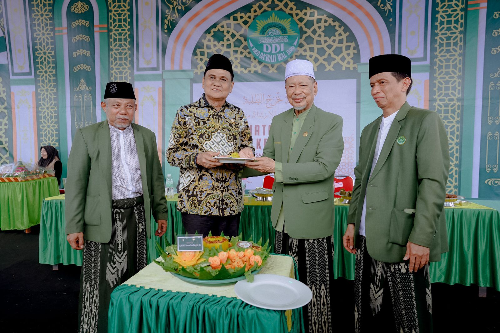 Penamatan Santri DDI Mangkoso, Bupati Barru :AG Faried Wajdy Motivator Pembangunan Bidang Keagamaan