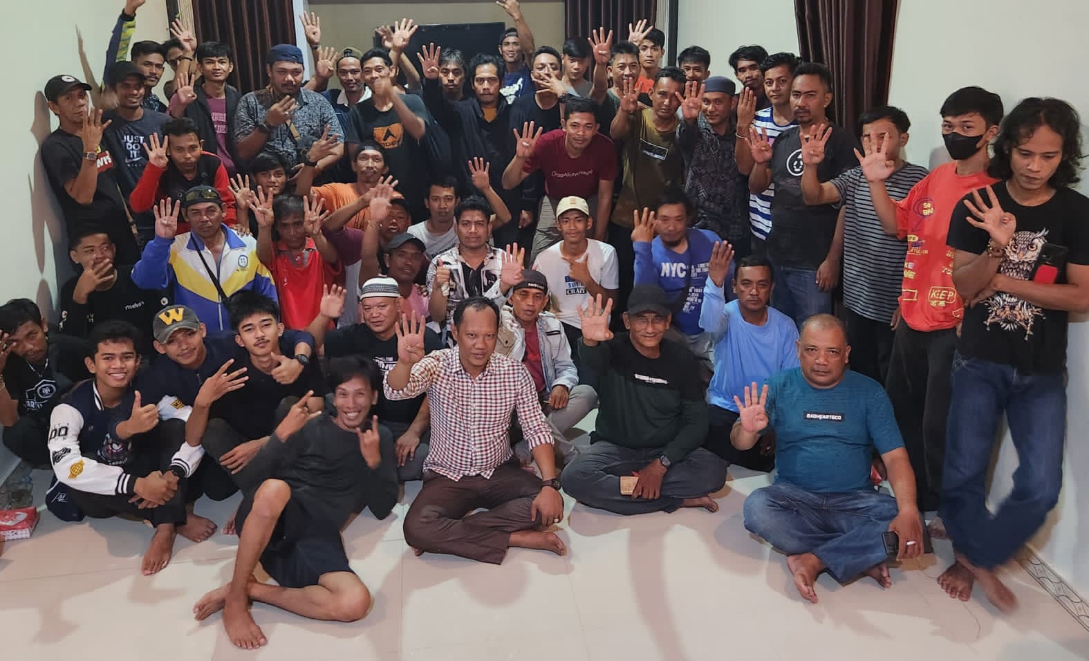 Maju Calon Legislatif DPRD Sulsel Lewat PKB , Rusdi Bucek Aktif  Temui Masyarakat