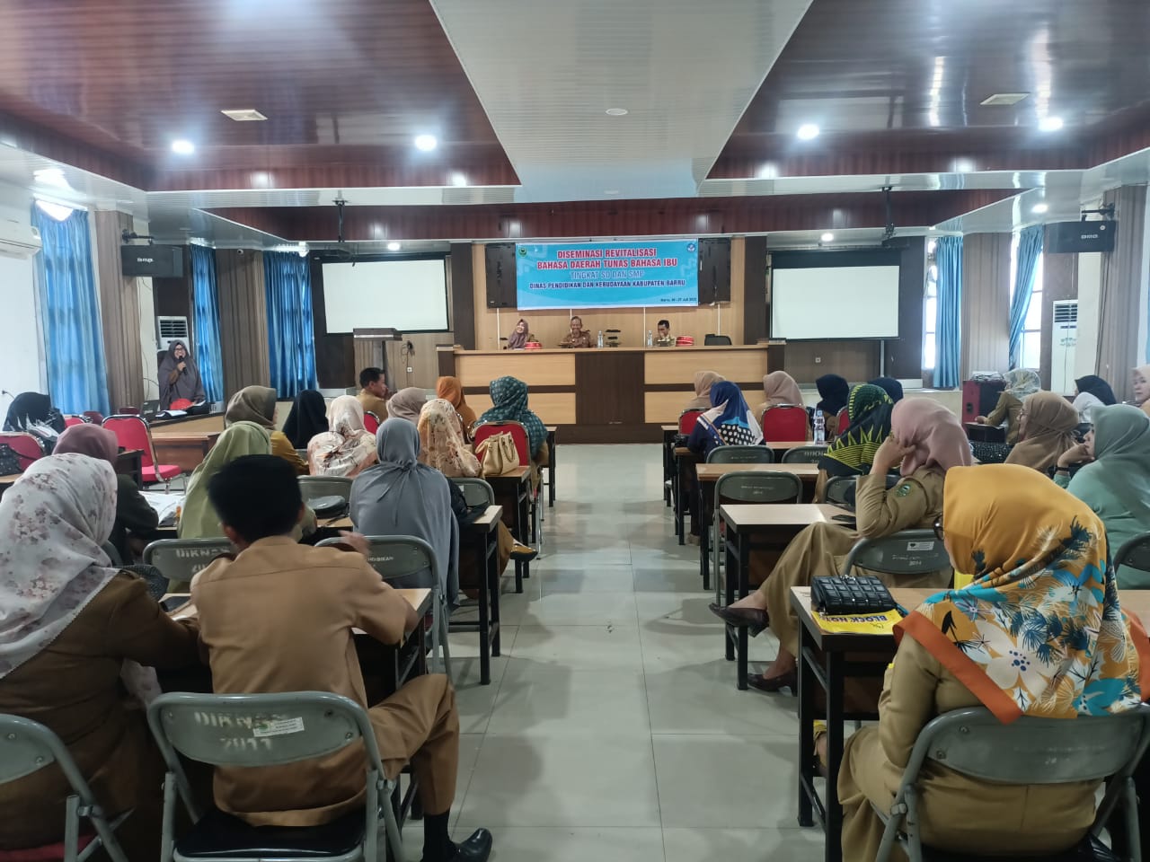 Disdikbud Barru Gelar Diseminasi Revitalisasi Bahasa Daerah Bugis