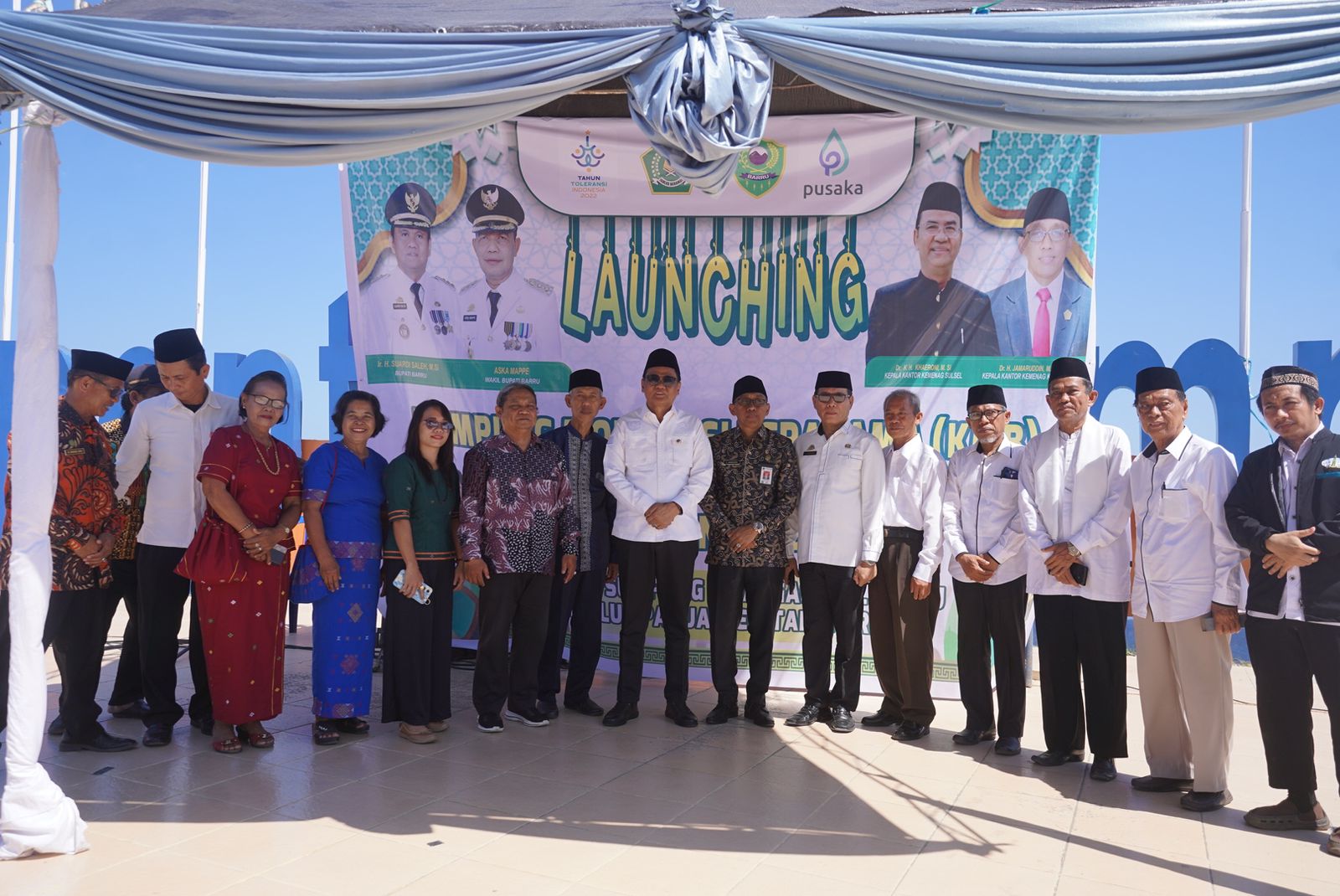 Bupati dan Kakan Kemenag Barru Launching Kampung Moderasi Beragama Di Anjungan Pantai Sumpang Binangae