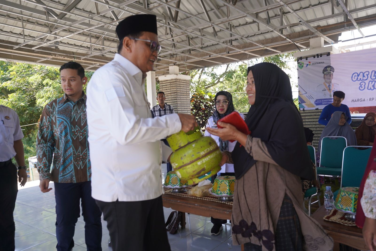 Bupati Barru Lepas Operasi Pasar Murah Elpiji 3 Kg