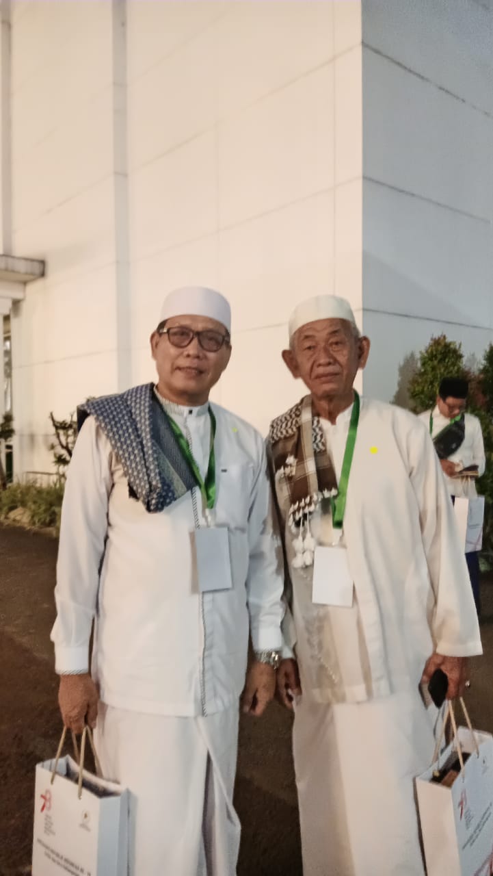 Tokoh Ulama Barru DR.H.Irham Jalil Diundang Khusus Zikir Dan Doa Kebangsaan Menyambut HUT RI Ke-78 di Halaman Istana Negara Bersama 2 Orang Dari Sulsel
