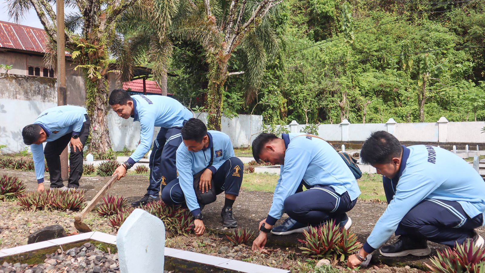 Sambut Hari Kemenkumham ke-78,Jajaran Rutan Barru Bersih TMP