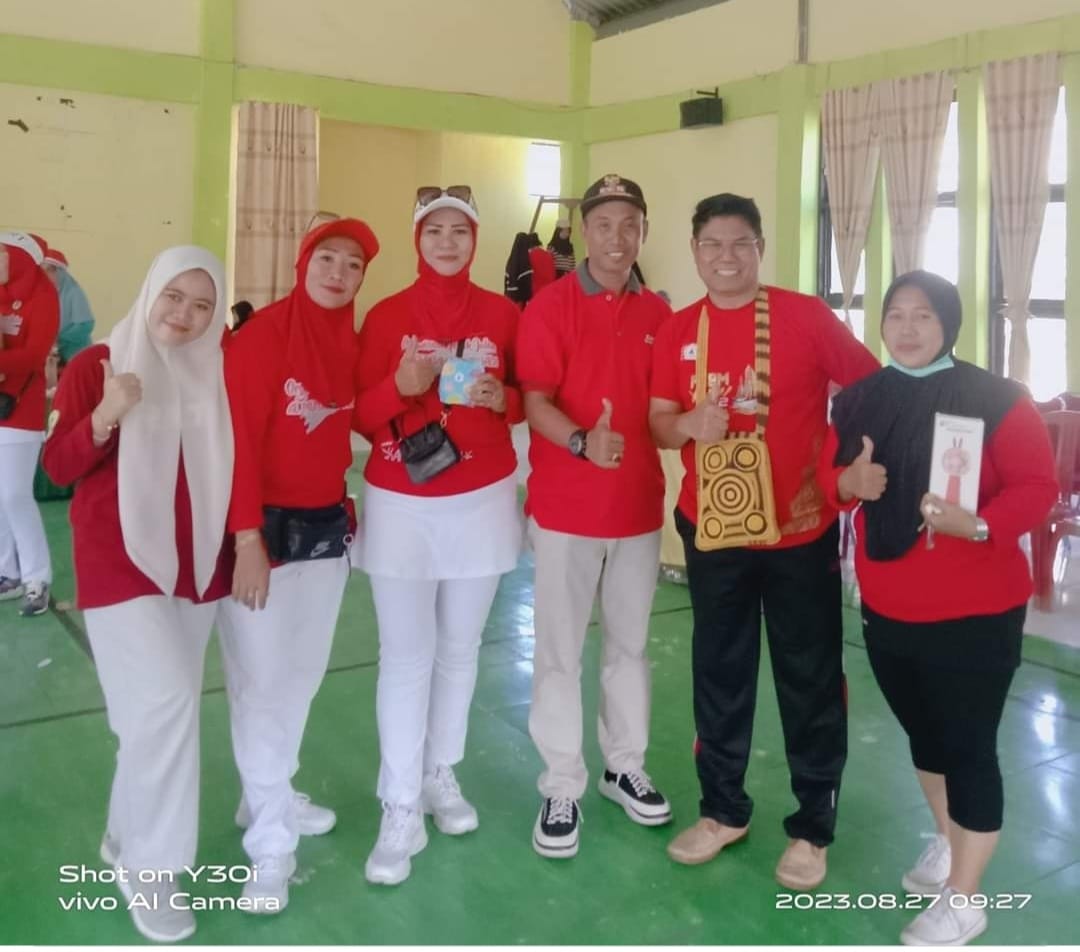 Legislator Golkar Mimika Ikuti Jalan Sehat Bersama Camat Dan Warga Tanete Riaja