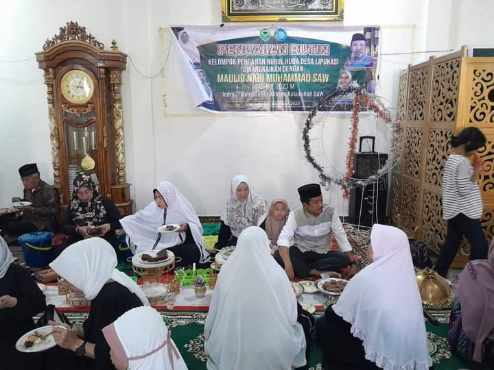 Kelompok Pengajian Nurul Huda Gelar Pengajian Rutin Dirangkaikan Peringatan Maulid, Kades Ajak Teladani Sifat Rasulullah