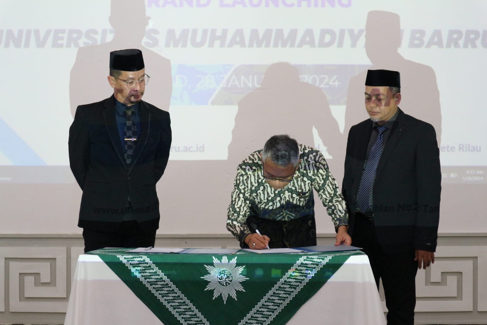 Launching  Universitas Muhammadiyah Barru (UNMUH) Dan Penyerahan SK Rektor