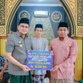 Sholat Jumat Di Masjid Masdarul Mukminin Bupati Barru Serahkan Bantuan Operasional