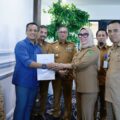 Bupati Andi Ina Tunjuk Dan Serahkan SK PLT Pejabat Rumah Sakit Lapatarai Barru