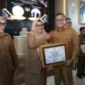 Pemkab Barru Serahkan Penghargaan Top 5 Inovasi Pelayanan Publik dan Paparkan Hasil SKM 2025